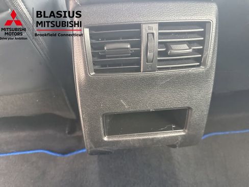 Used 2024 Mitsubishi Outlander 4WD Plug-In Hybrid image 28