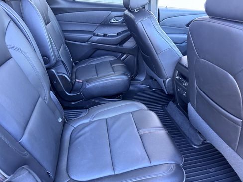 Used 2023 Chevrolet Traverse RS image 15