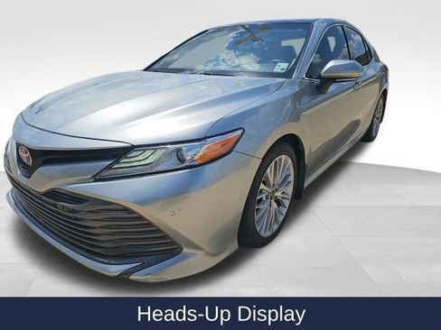Used 2018 Toyota Camry XLE FWD image 4