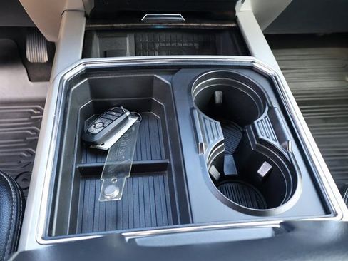 Used 2022 Ford F450 Lariat w/ Lariat Ultimate Package image 25