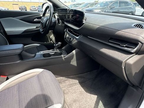 Used 2024 Buick Envista Preferred w/ Convenience I Package FWD image 27