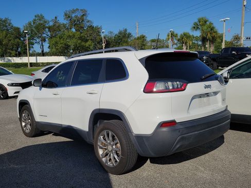 Used 2020 Jeep Cherokee Latitude Plus w/ Cold Weather Group FWD image 22