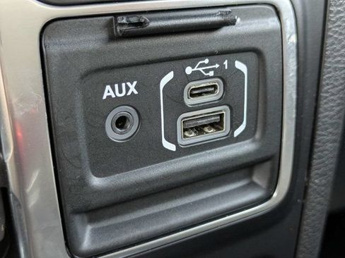 Used 2021 Jeep Wrangler Unlimited Sahara AWD/4WD image 22