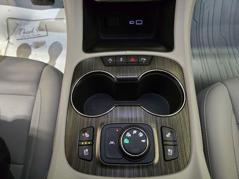 Used 2021 GMC Acadia SLT w/ Preferred Package image 24