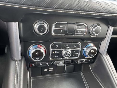 Used 2024 GMC Yukon SLT image 31