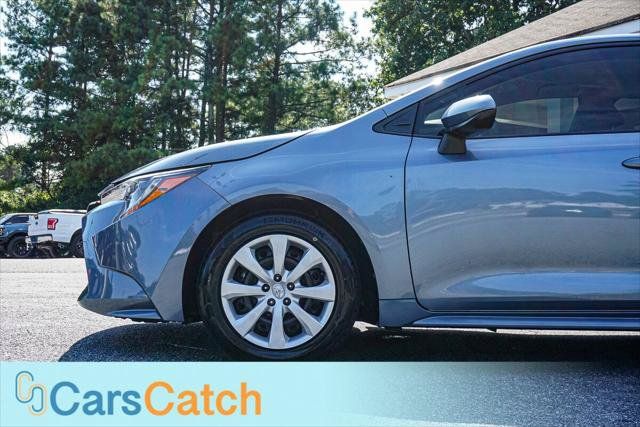 Used 2021 Toyota Corolla LE FWD image 15