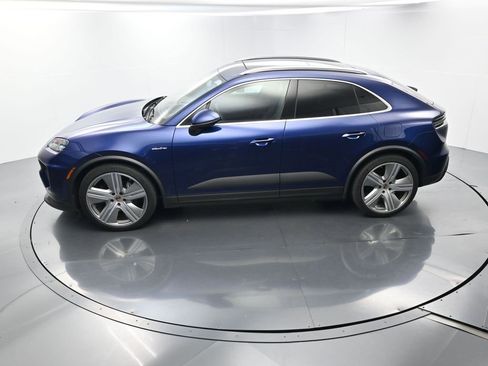 Certified 2024 Porsche Macan 4 Electric image 35