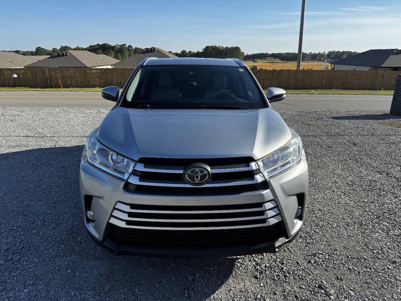 Used 2017 Toyota Highlander XLE AWD/4WD image 4