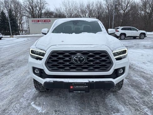 Certified 2023 Toyota Tacoma TRD Off-Road image 3