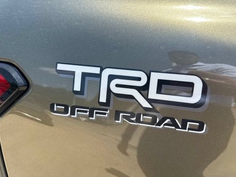 Used 2025 Toyota Tacoma TRD Off-Road AWD/4WD image 19