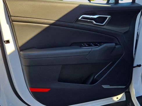 Certified 2025 Kia Sportage EX w/ Premium Package image 16