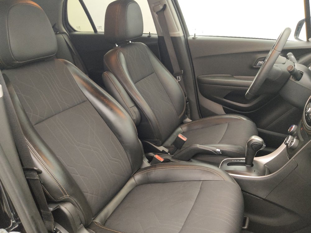 Used 2021 Chevrolet Trax LT w/ Driver Confidence Package FWD image 21
