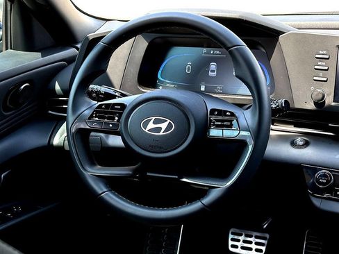 Used 2025 Hyundai Elantra Sport FWD image 30