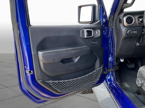 Used 2019 Jeep Wrangler Unlimited Sahara w/ Uconnect 4C Nav & Sound Group AWD/4WD image 20