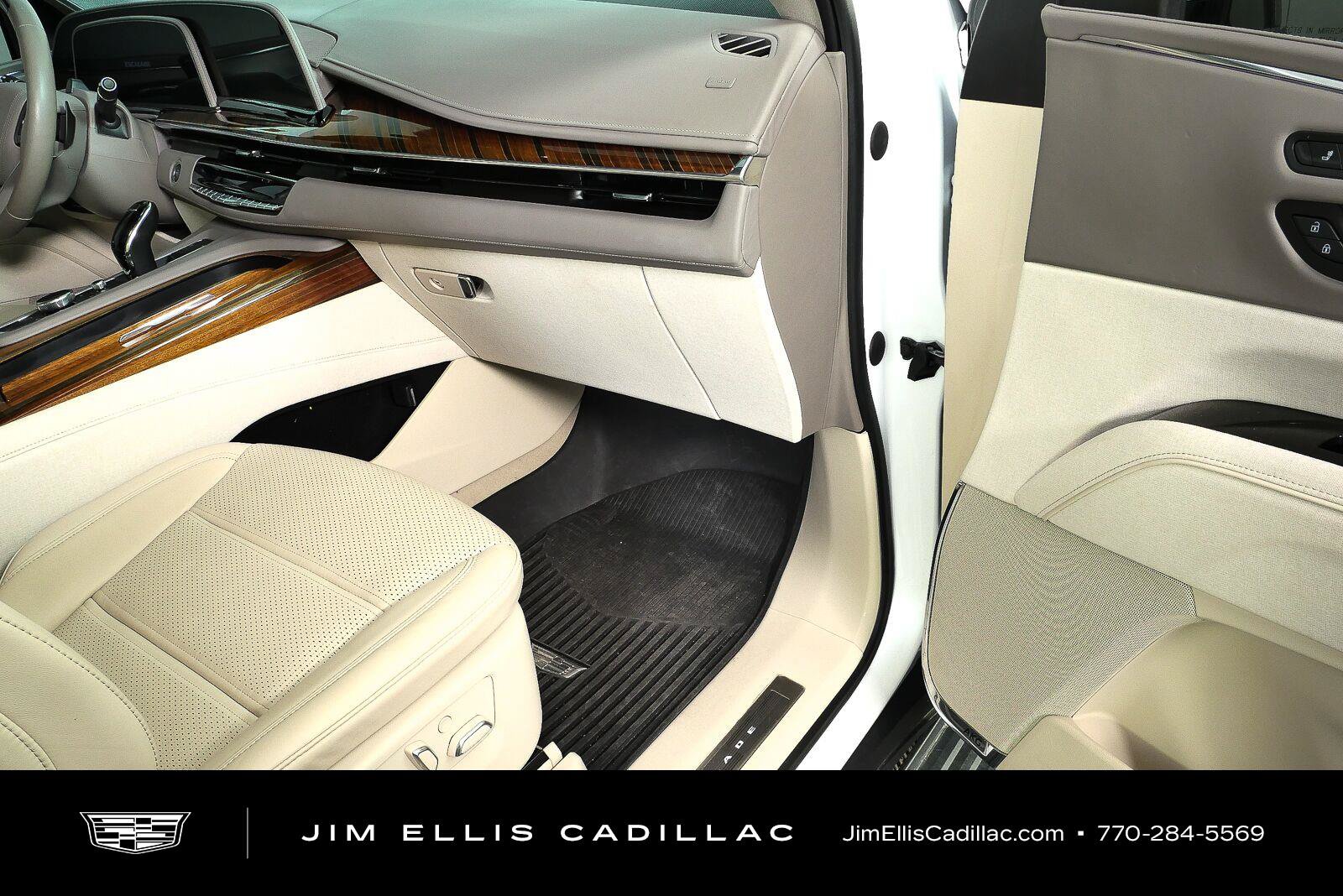 Used 2023 Cadillac Escalade ESV Sport Platinum w/ LPO, ONYX Package AWD/4WD image 23