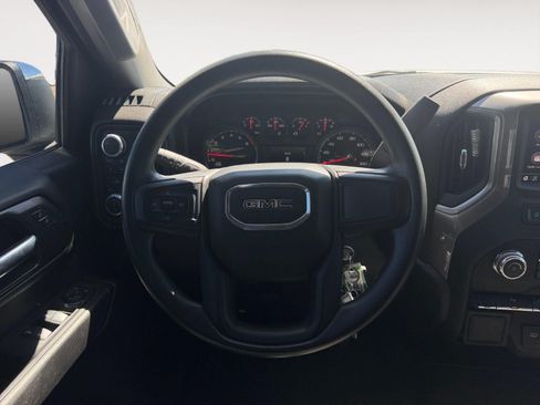 Used 2021 GMC Sierra 1500 4x4 Crew Cab w/ Sierra Value Package image 12