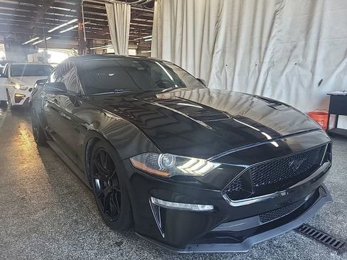 Used 2021 Ford Mustang GT image 3