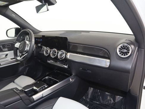 Used 2022 Mercedes-Benz GLB 35 AMG 4MATIC image 48