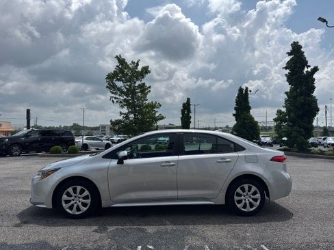 Used 2024 Toyota Corolla LE FWD image 13