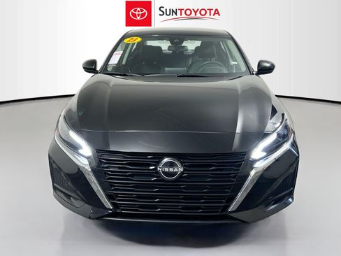 Used 2023 Nissan Altima 2.5 SV FWD image 10