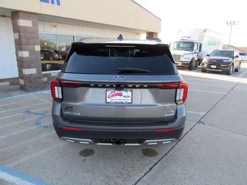 New 2026 Ford Explorer Active AWD/4WD image 6