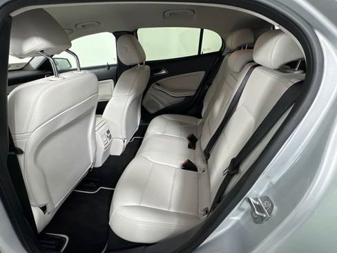 Used 2020 Mercedes-Benz GLA 250 image 15