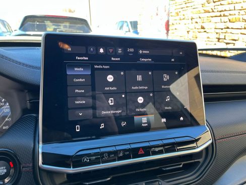 Used 2025 Jeep Compass Trailhawk image 20