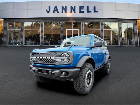 New 2025 Ford Bronco Badlands w/ Sasquatch Package image 1