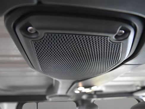 Used 2021 Jeep Wrangler Unlimited Sahara image 25