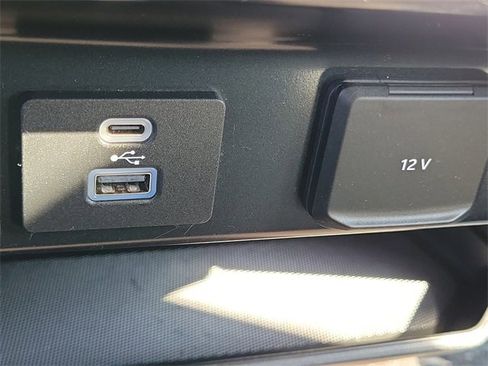 Used 2021 Ford F150 Lariat w/ Equipment Group 501A Mid image 15