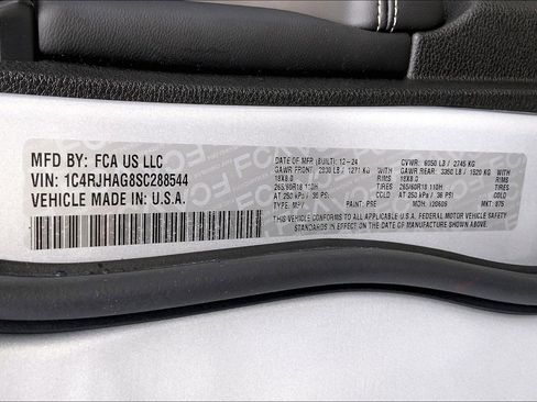 Certified 2025 Jeep Grand Cherokee Altitude image 26