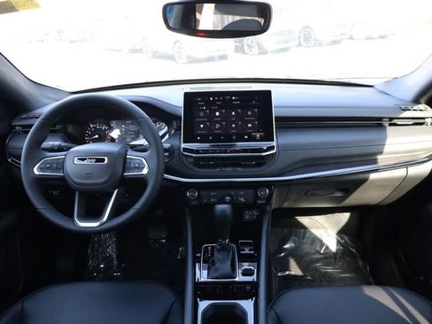 New 2026 Jeep Compass Latitude image 12