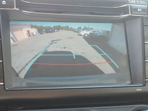 Used 2017 Toyota RAV4 LE FWD image 8