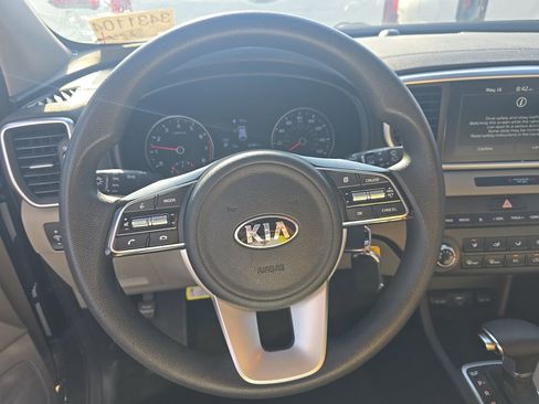 Used 2021 Kia Sportage LX FWD image 13