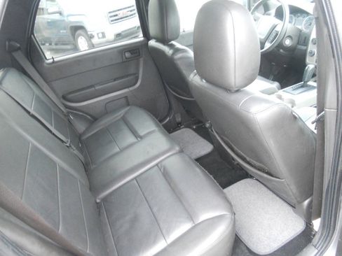 Used 2011 Ford Escape XLT w/ 203A Rapid Spec Order Code FWD image 16