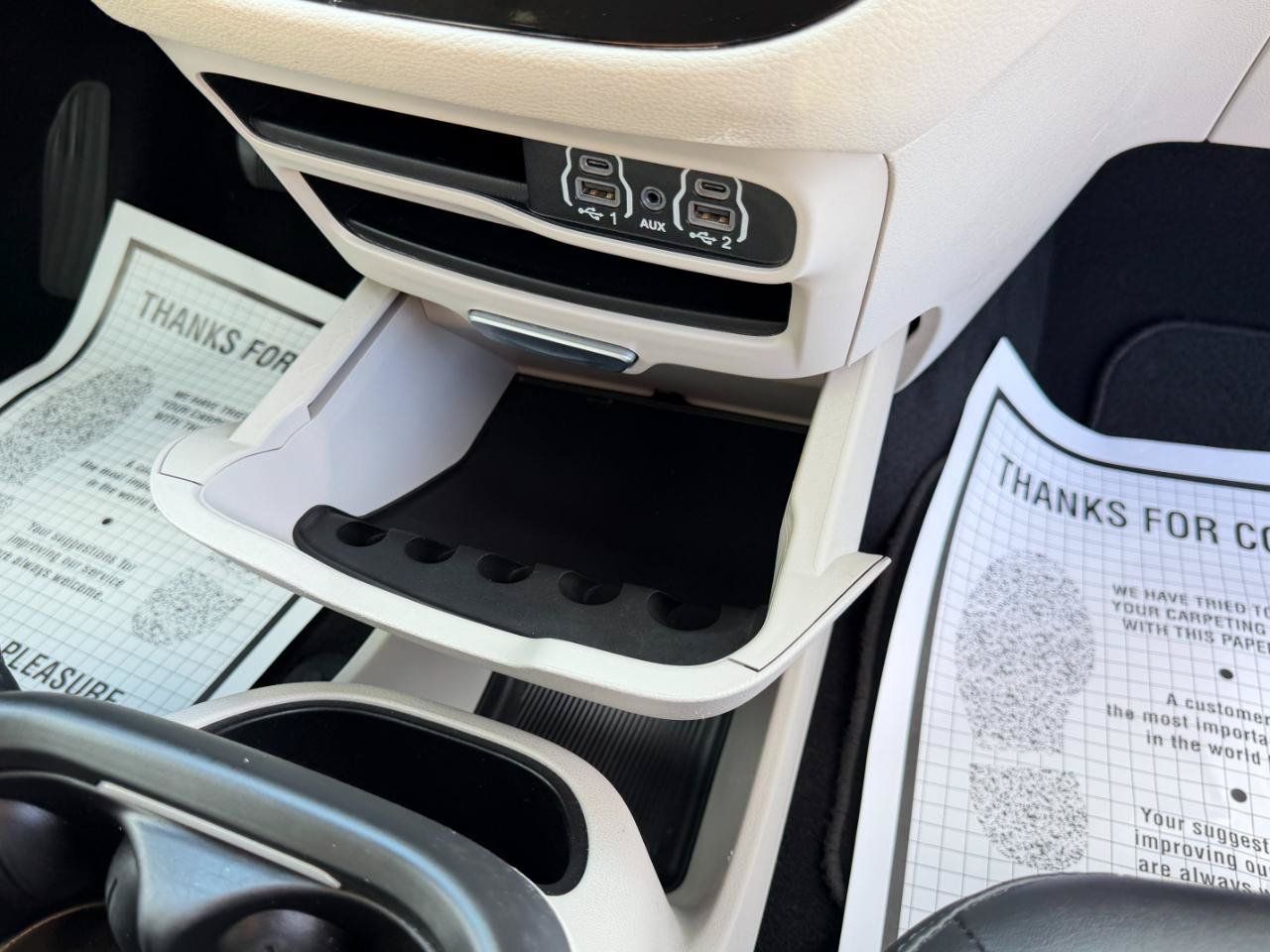 Used 2024 Chrysler Pacifica Limited FWD image 60