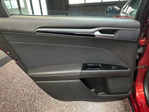 Used 2014 Ford Fusion SE FWD image 20