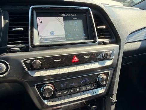 Used 2019 Hyundai Sonata Limited w/ Ultimate Package 04 FWD image 22
