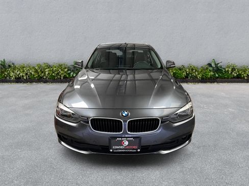 Used 2017 BMW 320i xDrive Sedan AWD/4WD image 3