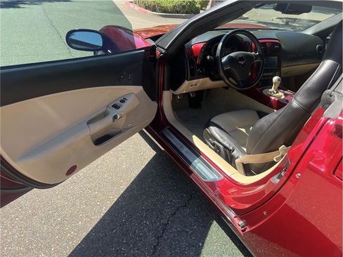Used 2007 Chevrolet Corvette Coupe w/ Preferred Equipment Group RWD image 10