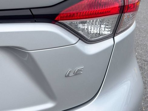 Used 2025 Toyota Corolla LE FWD image 14