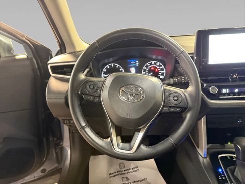 Used 2024 Toyota Corolla Cross LE image 12