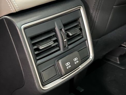 Used 2020 Subaru Forester Limited image 22