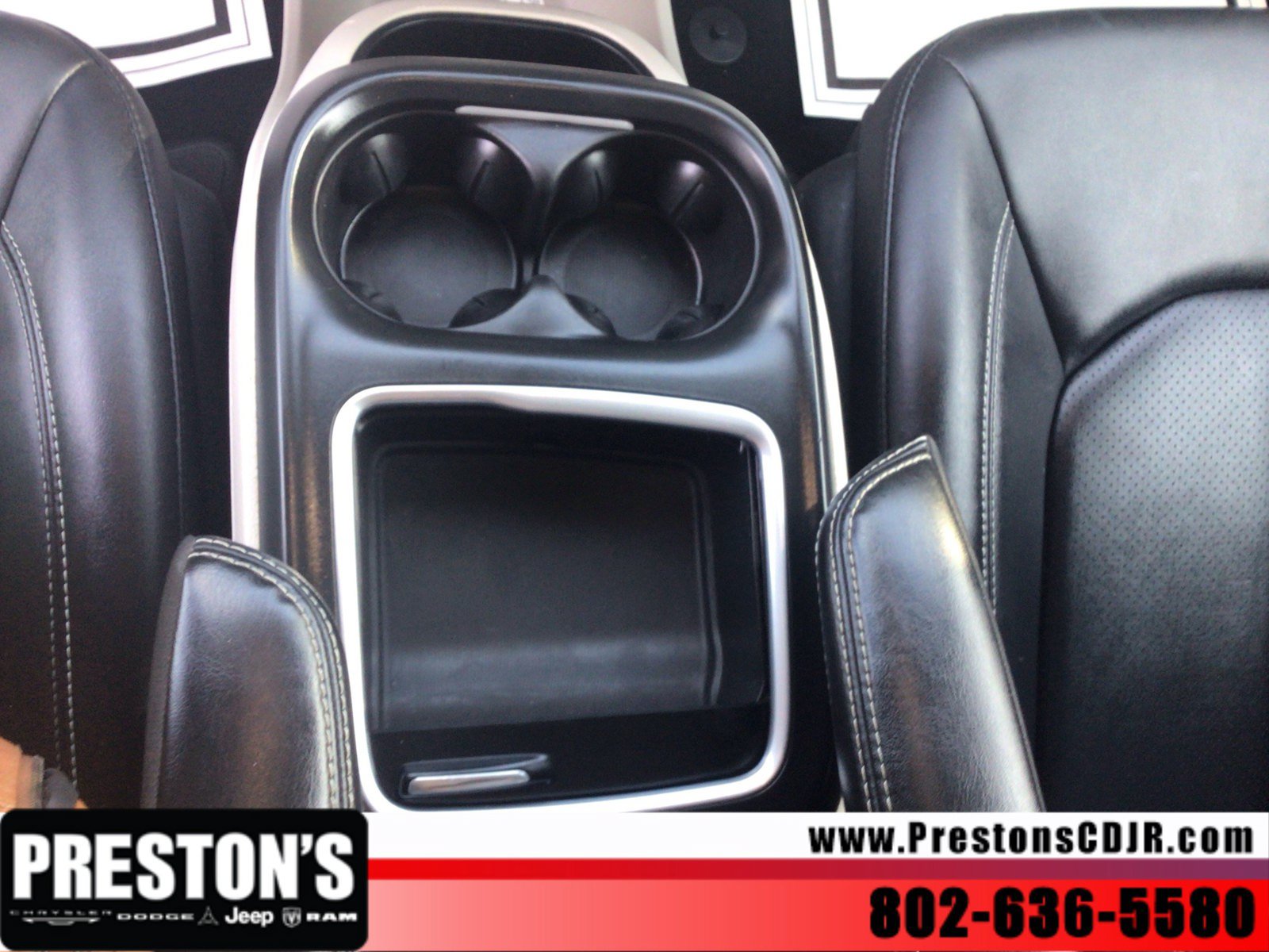 Used 2024 Chrysler Pacifica Touring-L FWD image 20