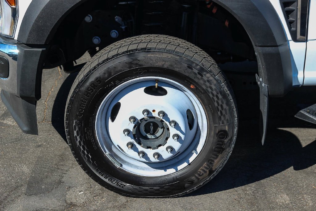 New 2025 Ford F550 4x4 SuperCab Super Duty image 14