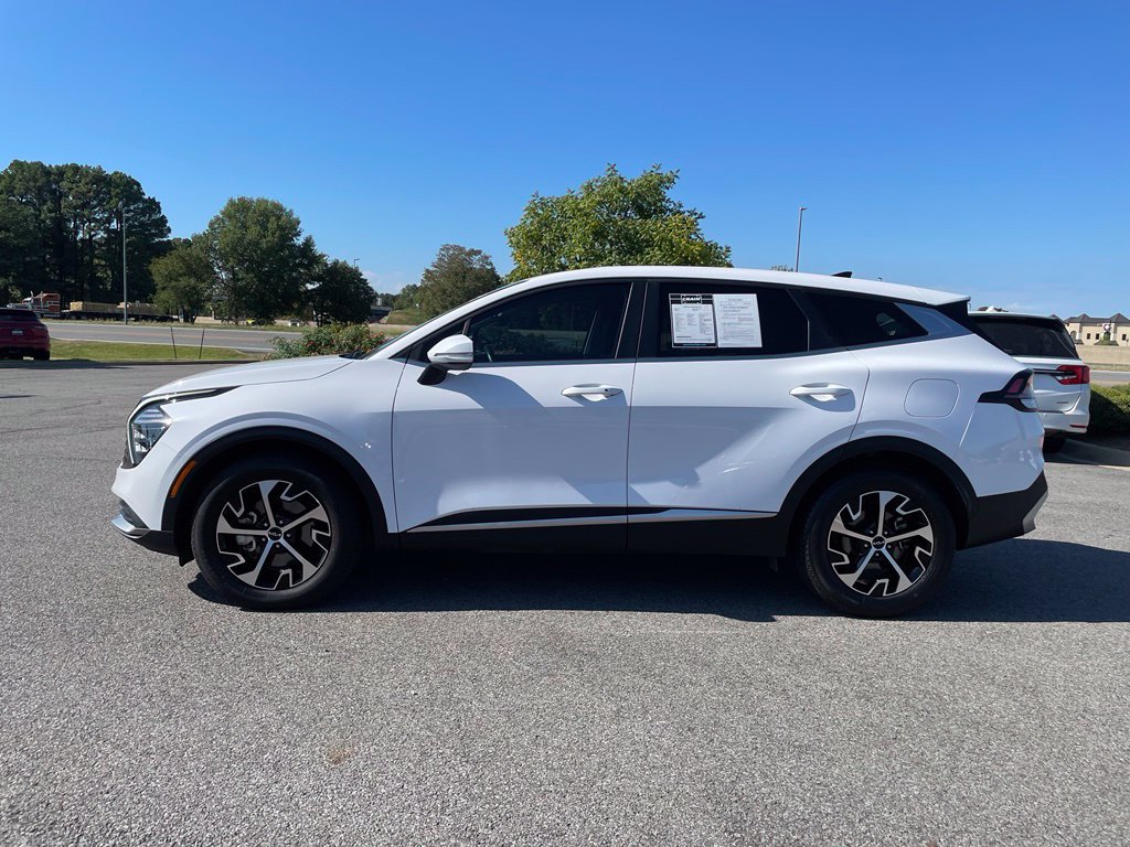 Used 2024 Kia Sportage EX FWD image 4