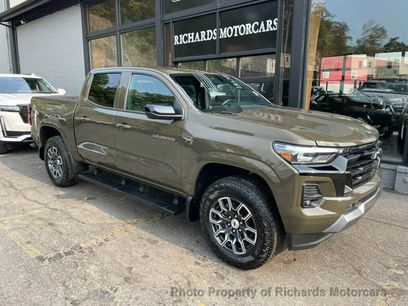 Used 2023 Chevrolet Colorado Z71 w/ Z71 Convenience Package 2