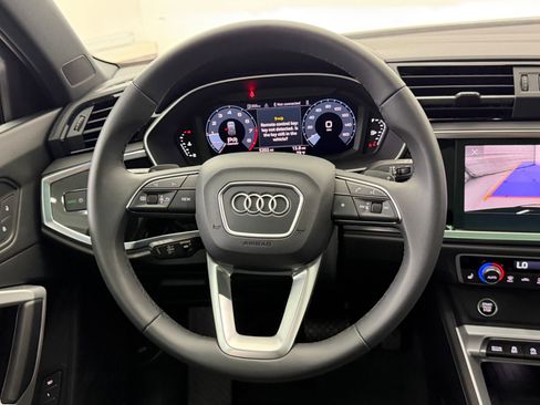 Certified 2025 Audi Q3 2.0T Premium image 18