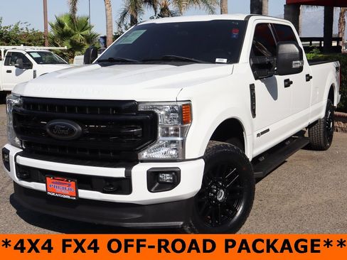 Used 2022 Ford F250 XLT w/ Black Appearance Package image 4