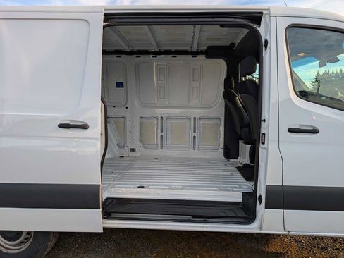 Used 2025 Mercedes-Benz Sprinter 2500 image 13